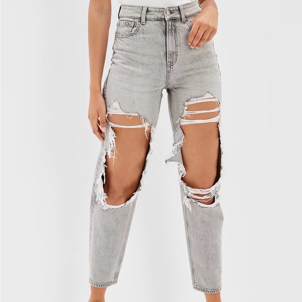 American Eagle Ripped Mom Straight Jean